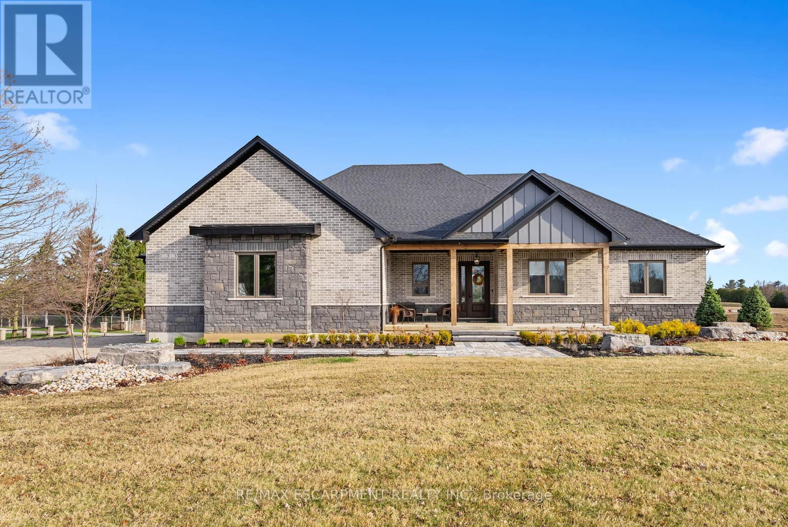 3 Clover Lane, Norwich, Ontario  N0J 1R0 - Photo 2 - X12089226