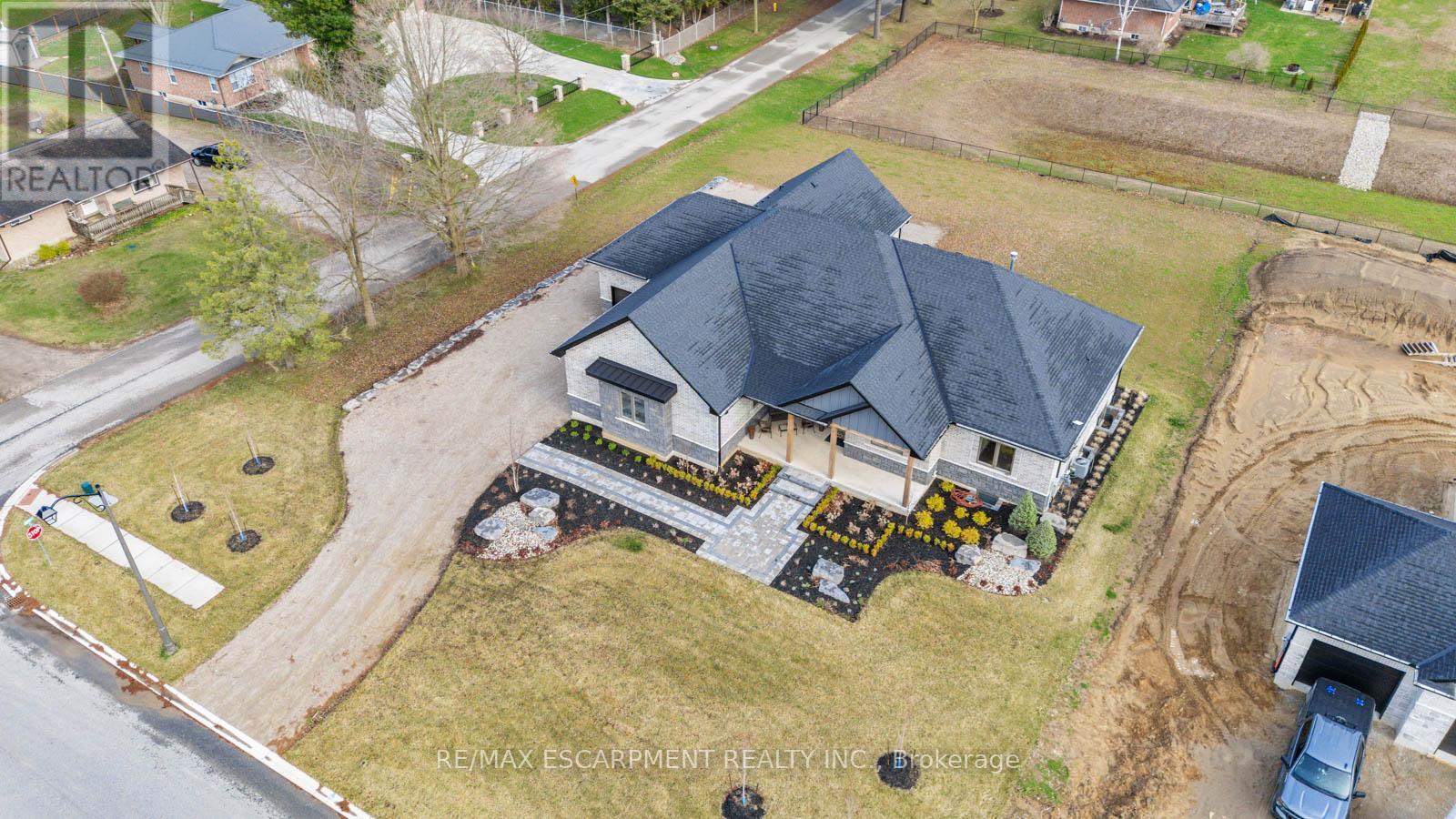 3 Clover Lane, Norwich, Ontario  N0J 1R0 - Photo 4 - X12089226