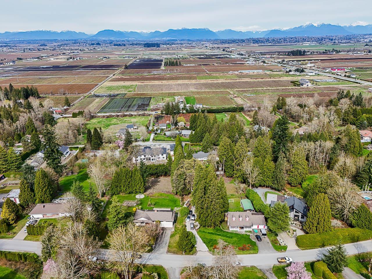 Property at 17289 HILLVIEW PLACE image 2
