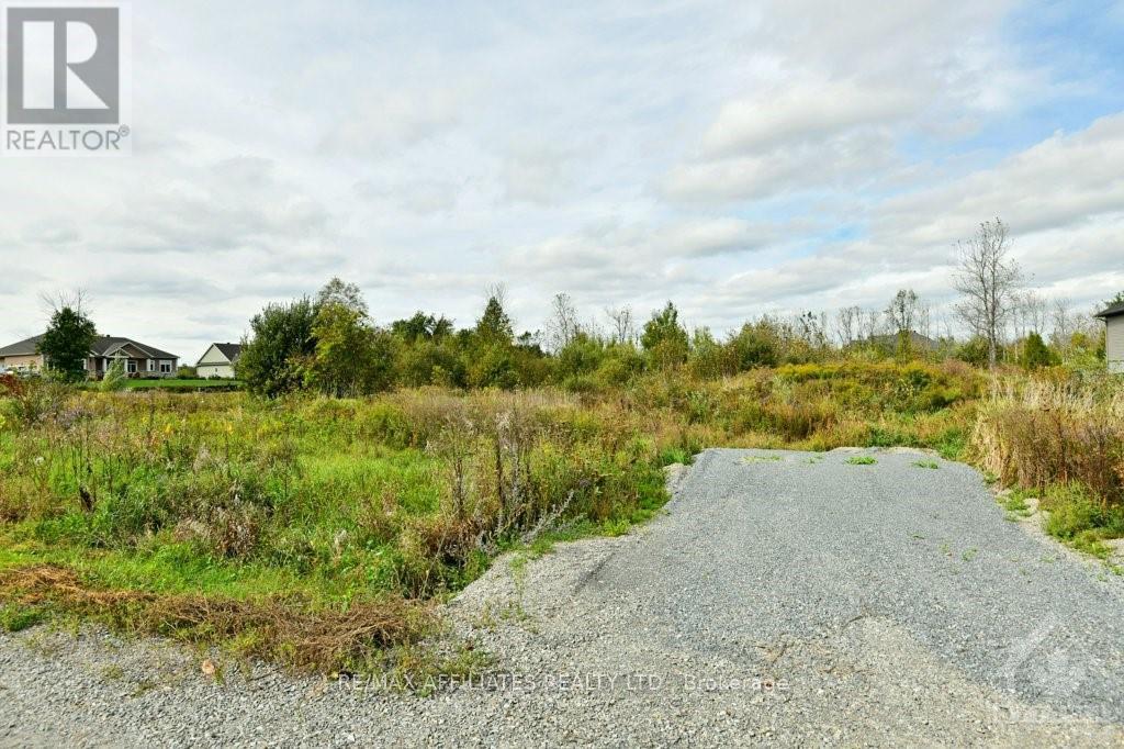 Property at 314 COUNTRY LANE DRIVE image 4