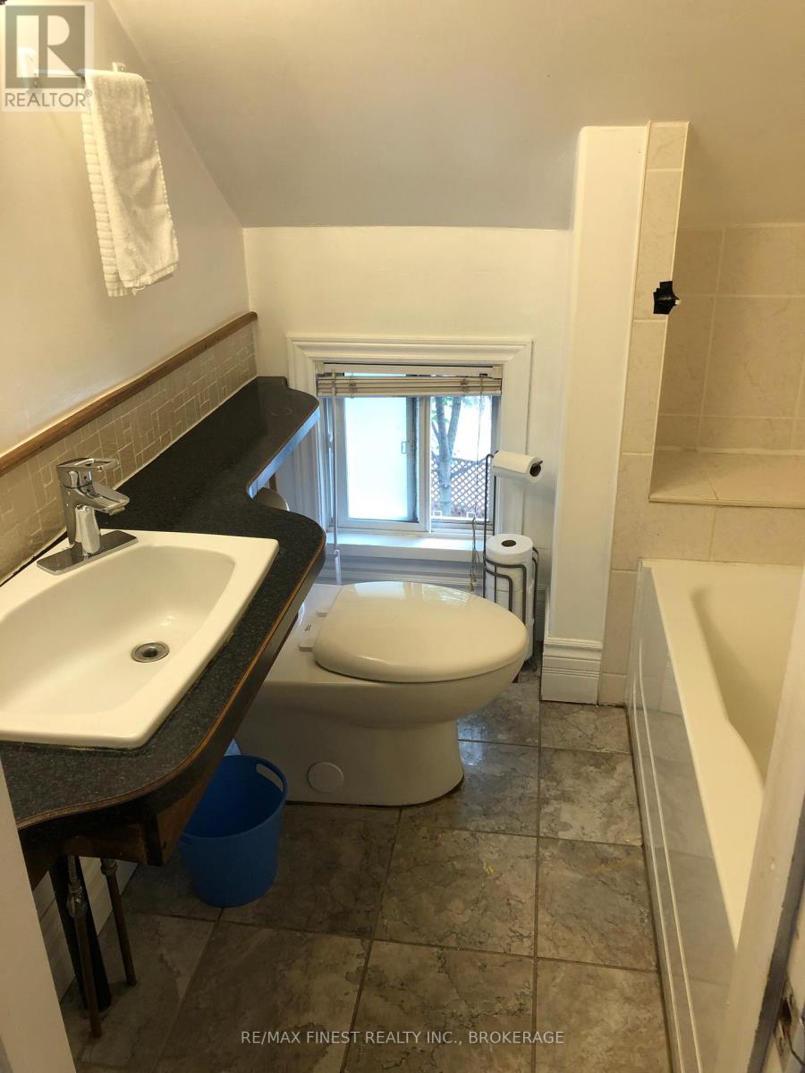 321 Regent Street, Kingston (Central City East), Ontario  K7L 4K7 - Photo 14 - X12089305