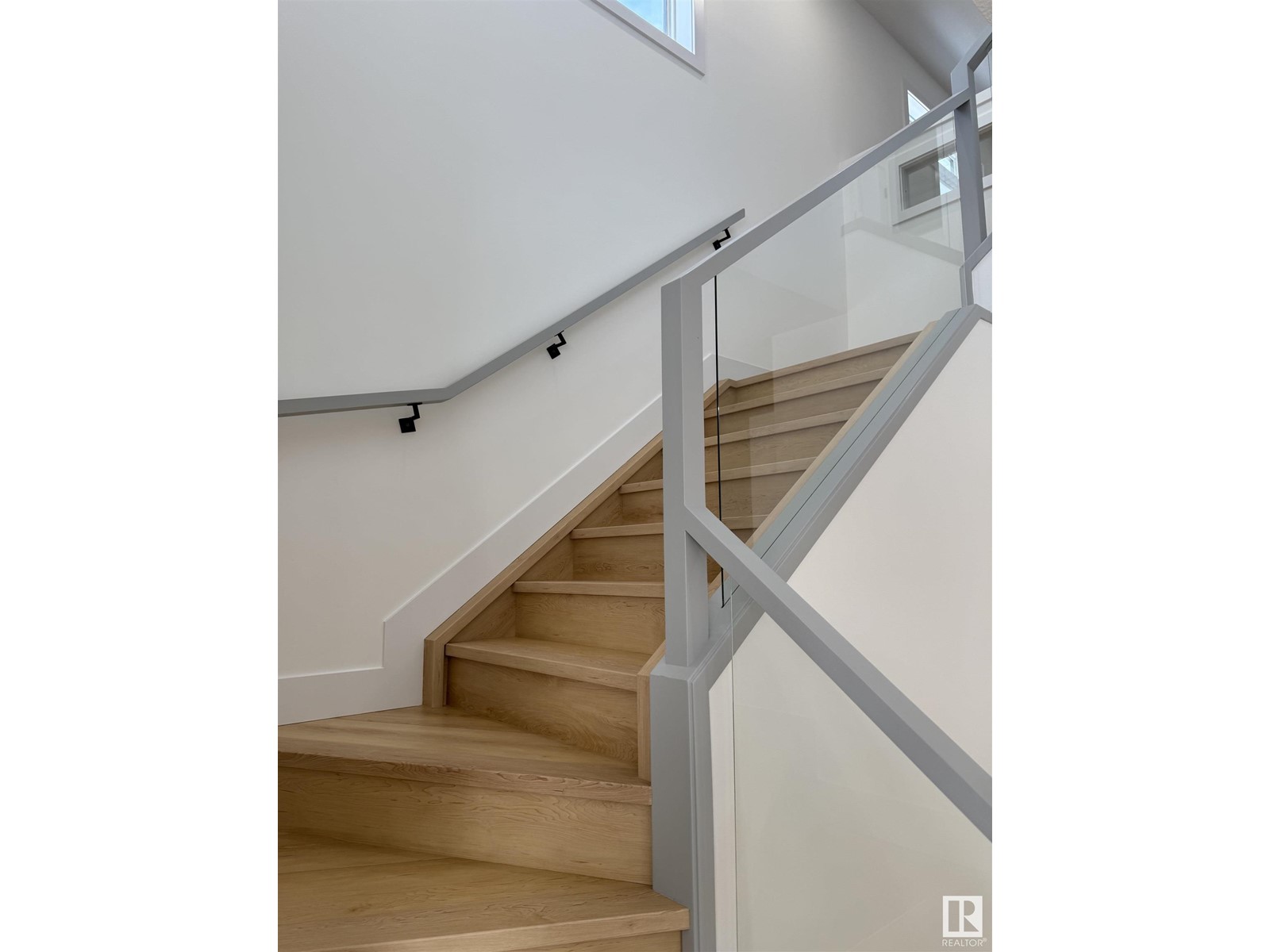 Property at 12039 41 ST NW image 3