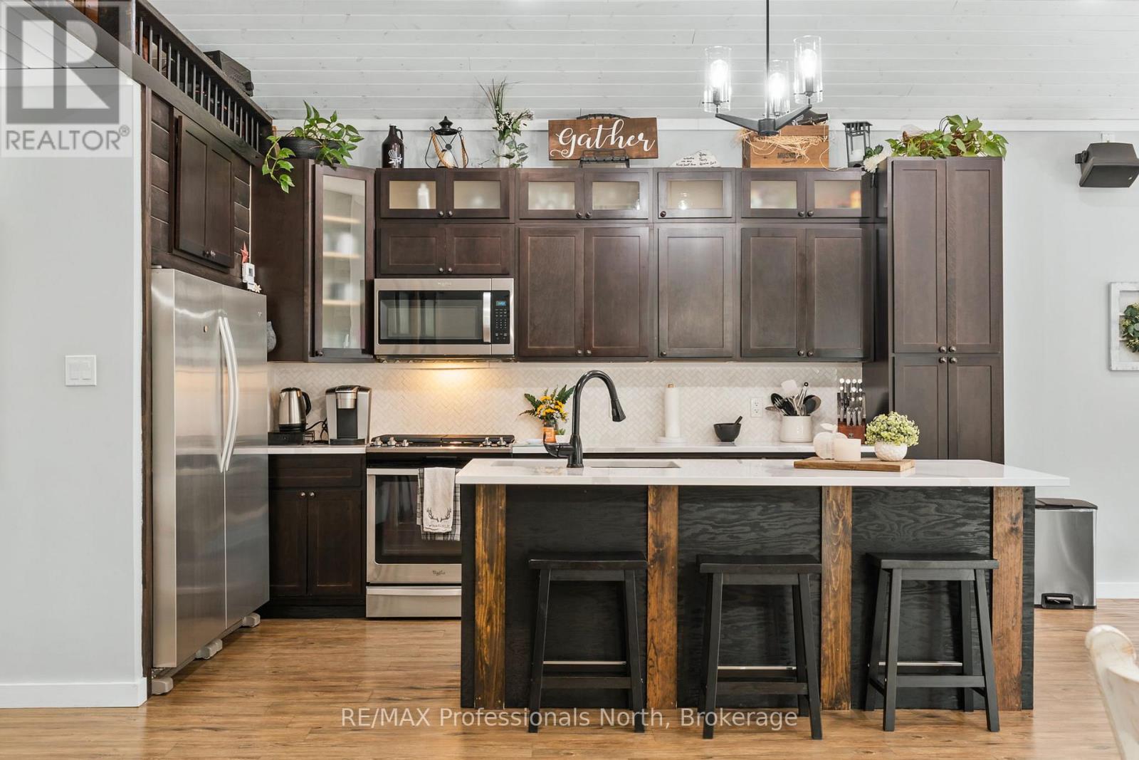 104 Riverside Drive, Dysart Et Al, Ontario  K0M 1S0 - Photo 14 - X12089395