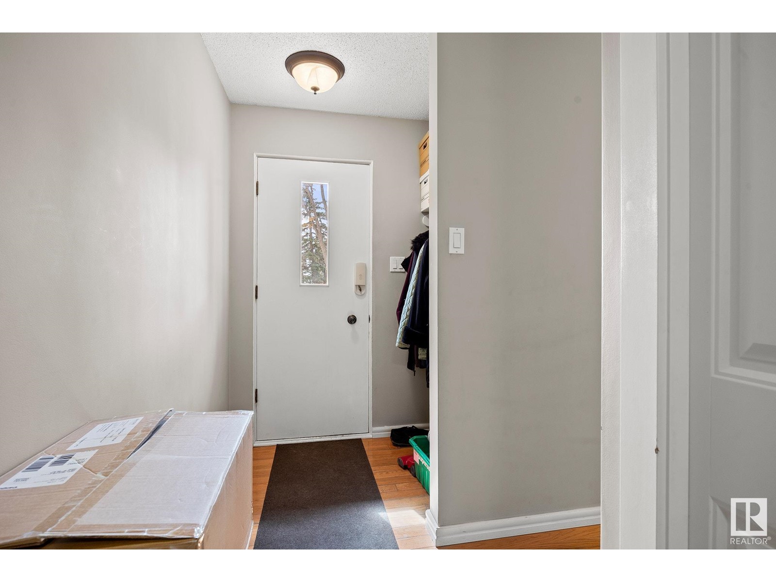 Property at 6707 85 ST NW image 4