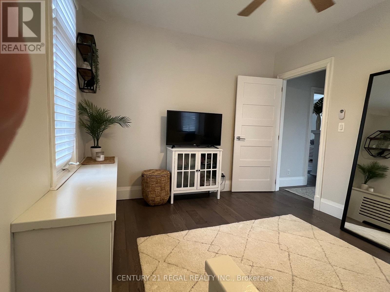 Property at 93 DOUGLAS CRESCENT image 4