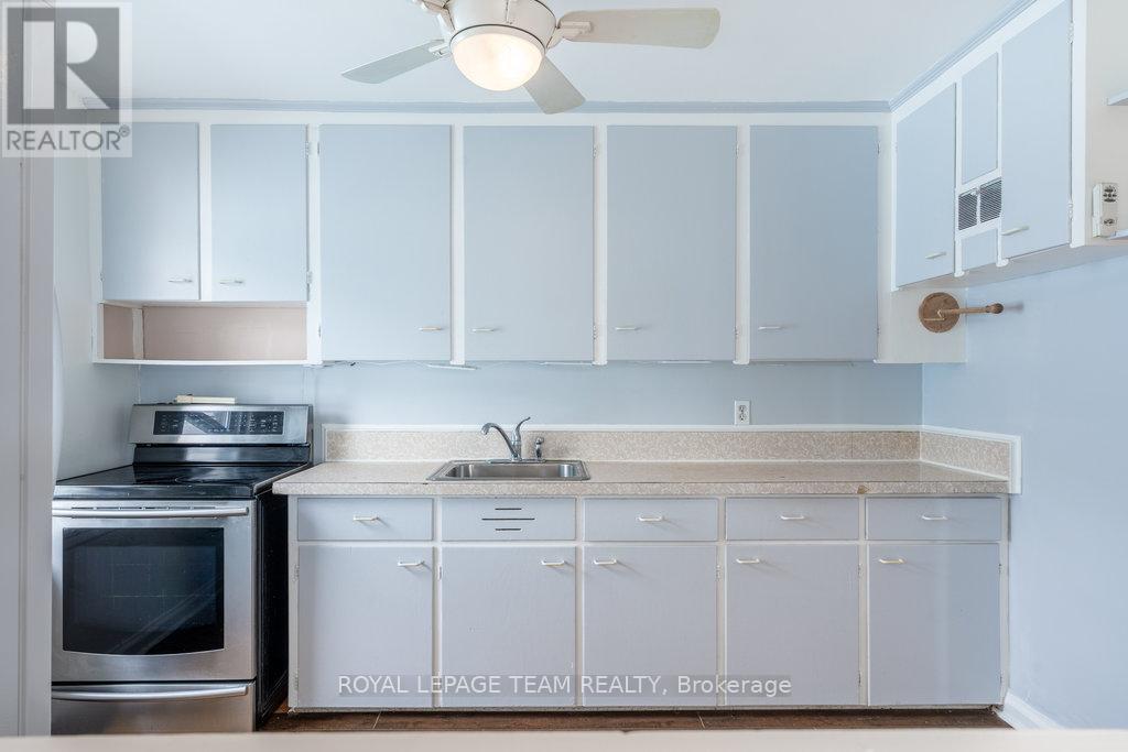 663 Tweedsmuir Avenue, Ottawa, Ontario  K1Z 5P7 - Photo 10 - X12089330
