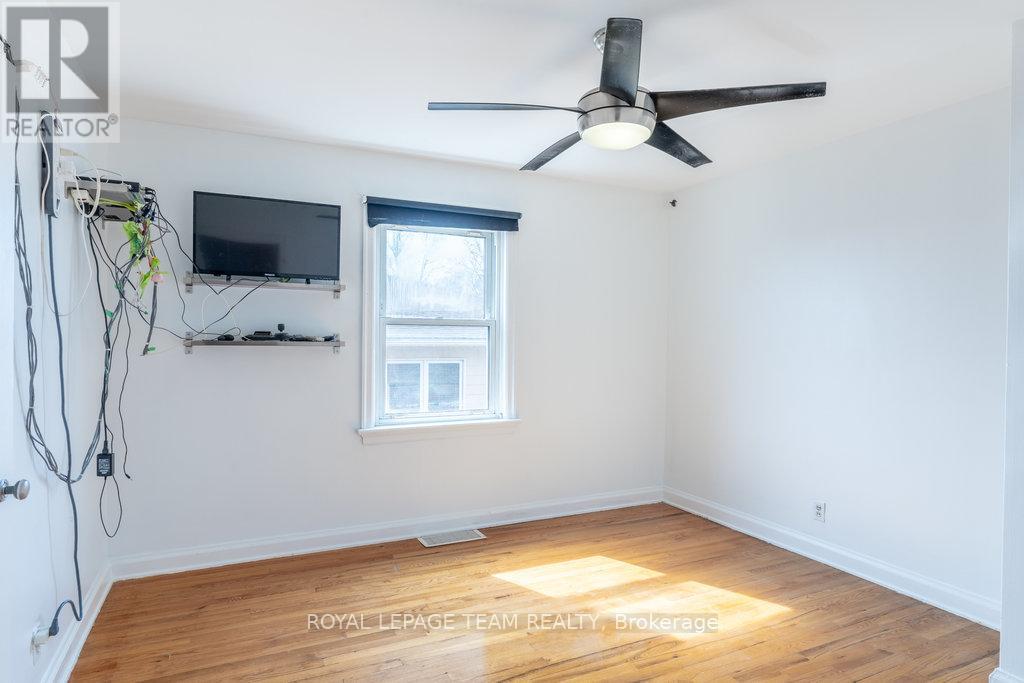 663 Tweedsmuir Avenue, Ottawa, Ontario  K1Z 5P7 - Photo 11 - X12089330