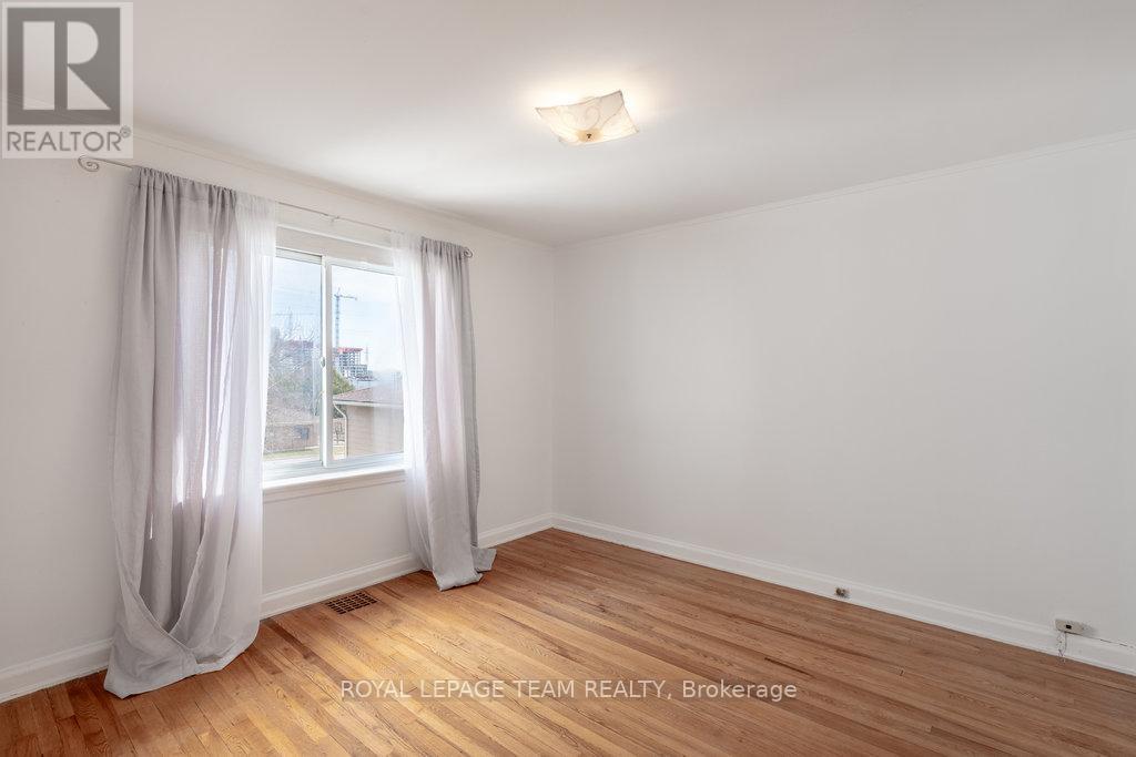 663 Tweedsmuir Avenue, Ottawa, Ontario  K1Z 5P7 - Photo 16 - X12089330