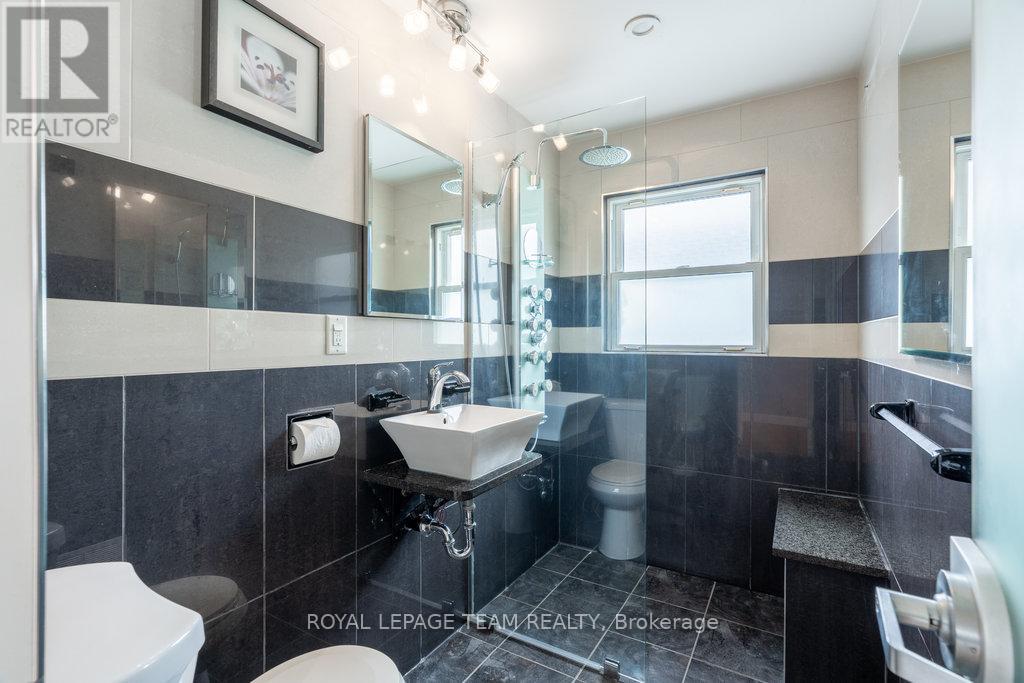 663 Tweedsmuir Avenue, Ottawa, Ontario  K1Z 5P7 - Photo 17 - X12089330