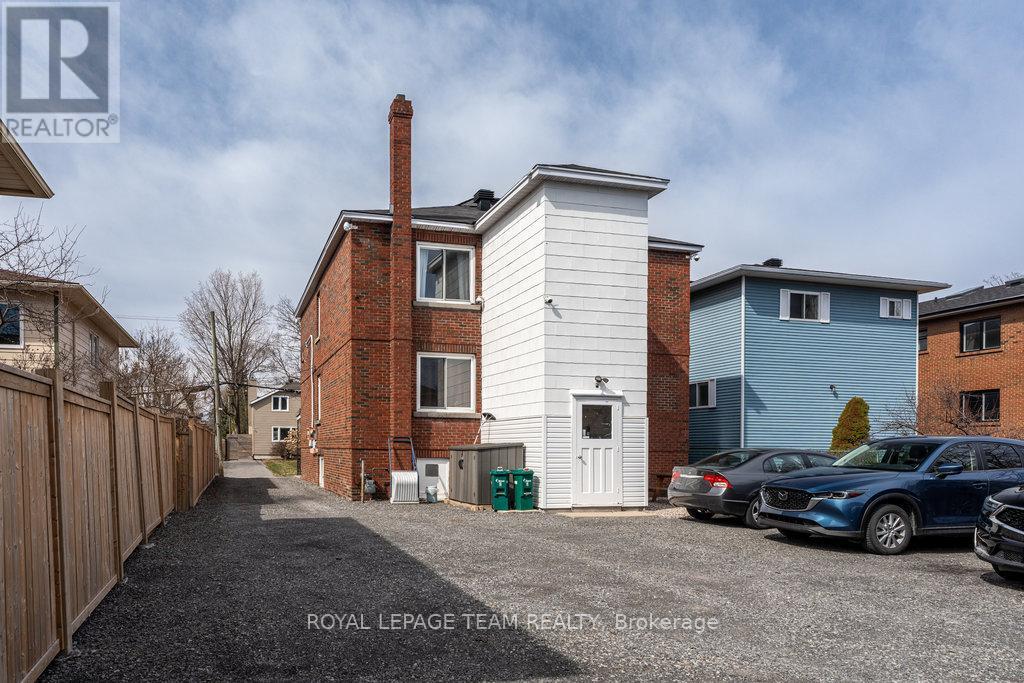 Property at 663 TWEEDSMUIR AVENUE image 3