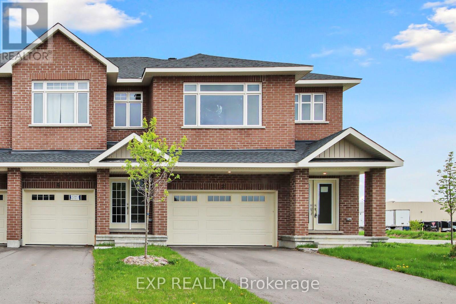 15 Reynolds Avenue, Carleton Place, Ontario  K7C 0W4 - Photo 1 - X12089376