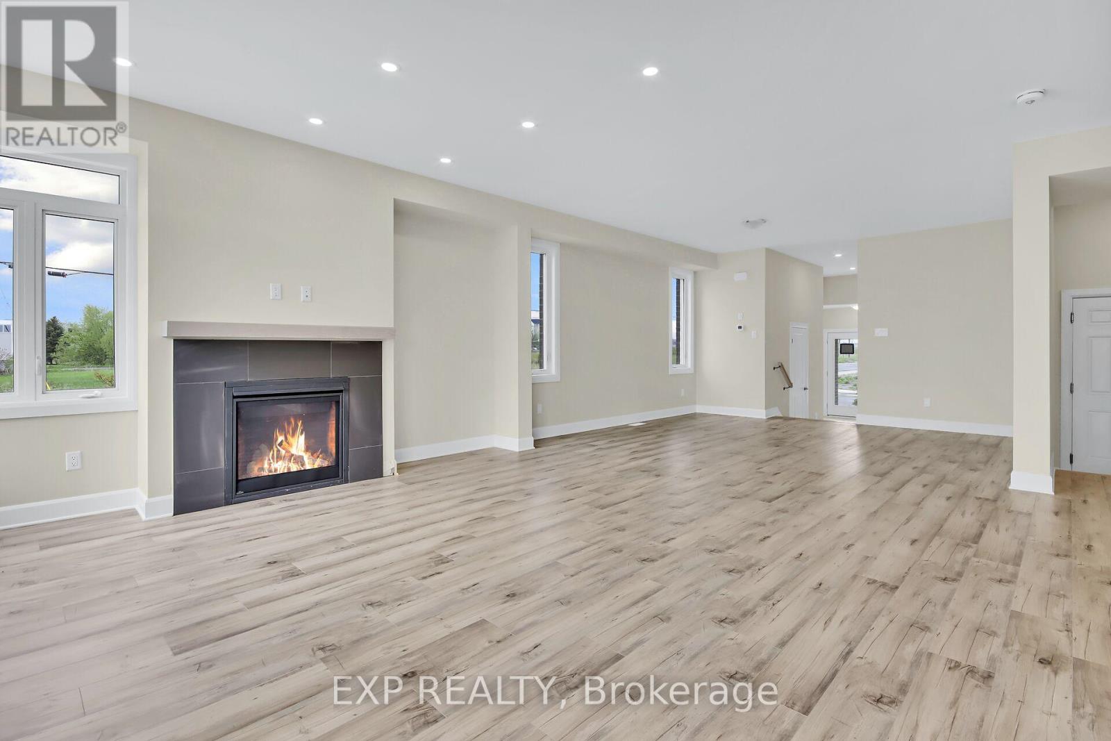 15 Reynolds Avenue, Carleton Place, Ontario  K7C 0W4 - Photo 10 - X12089376