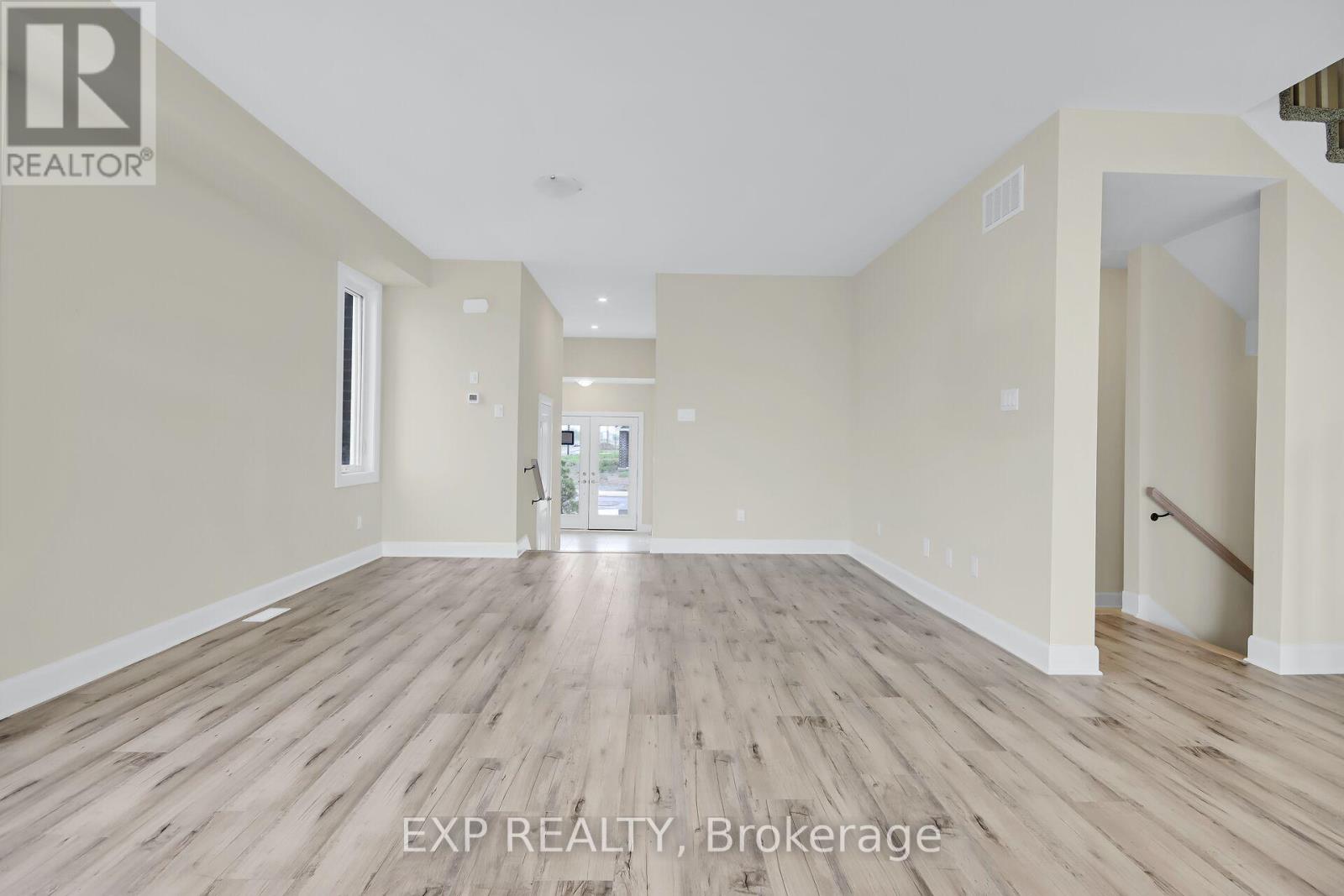 15 Reynolds Avenue, Carleton Place, Ontario  K7C 0W4 - Photo 3 - X12089376