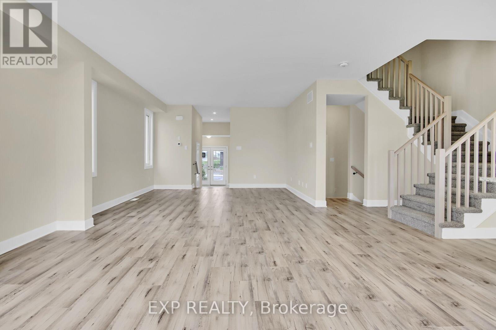 15 Reynolds Avenue, Carleton Place, Ontario  K7C 0W4 - Photo 4 - X12089376