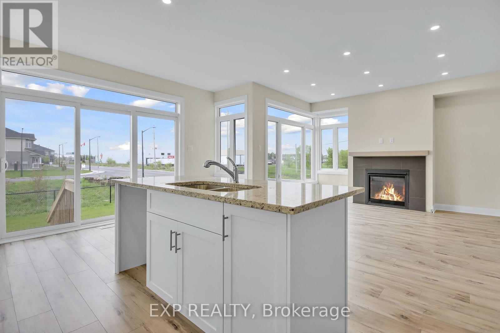 15 Reynolds Avenue, Carleton Place, Ontario  K7C 0W4 - Photo 6 - X12089376