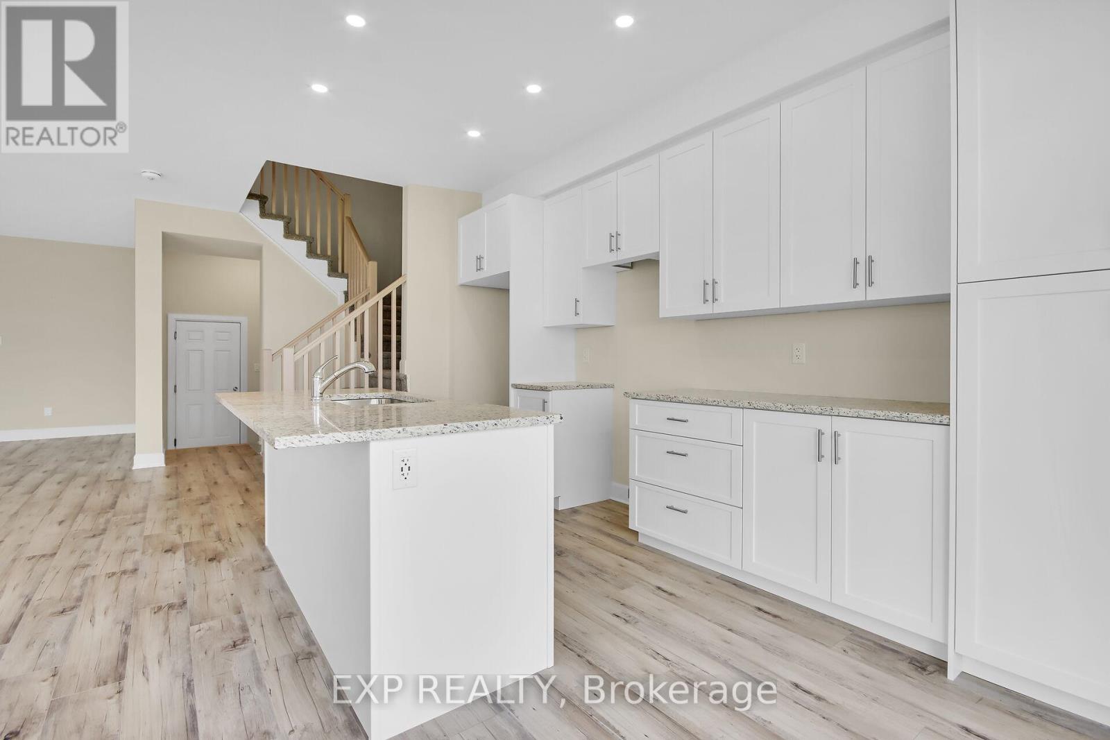 15 Reynolds Avenue, Carleton Place, Ontario  K7C 0W4 - Photo 8 - X12089376