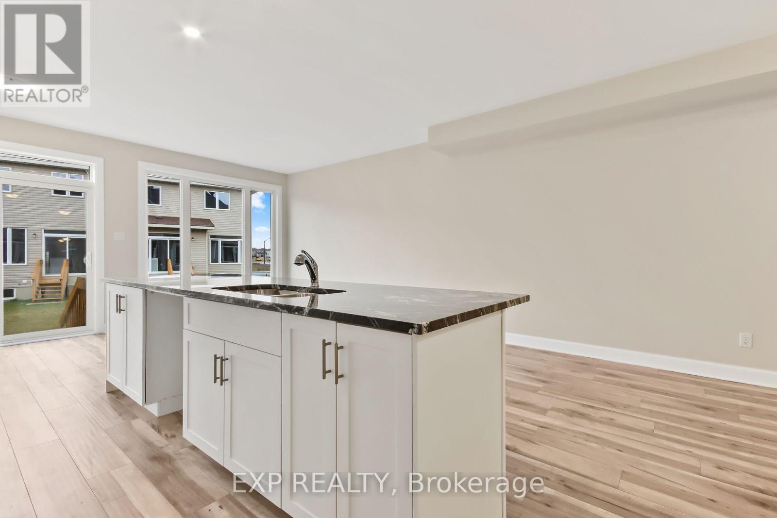 213 Hooper Street, Carleton Place, Ontario  K7C 0C4 - Photo 5 - X12089380