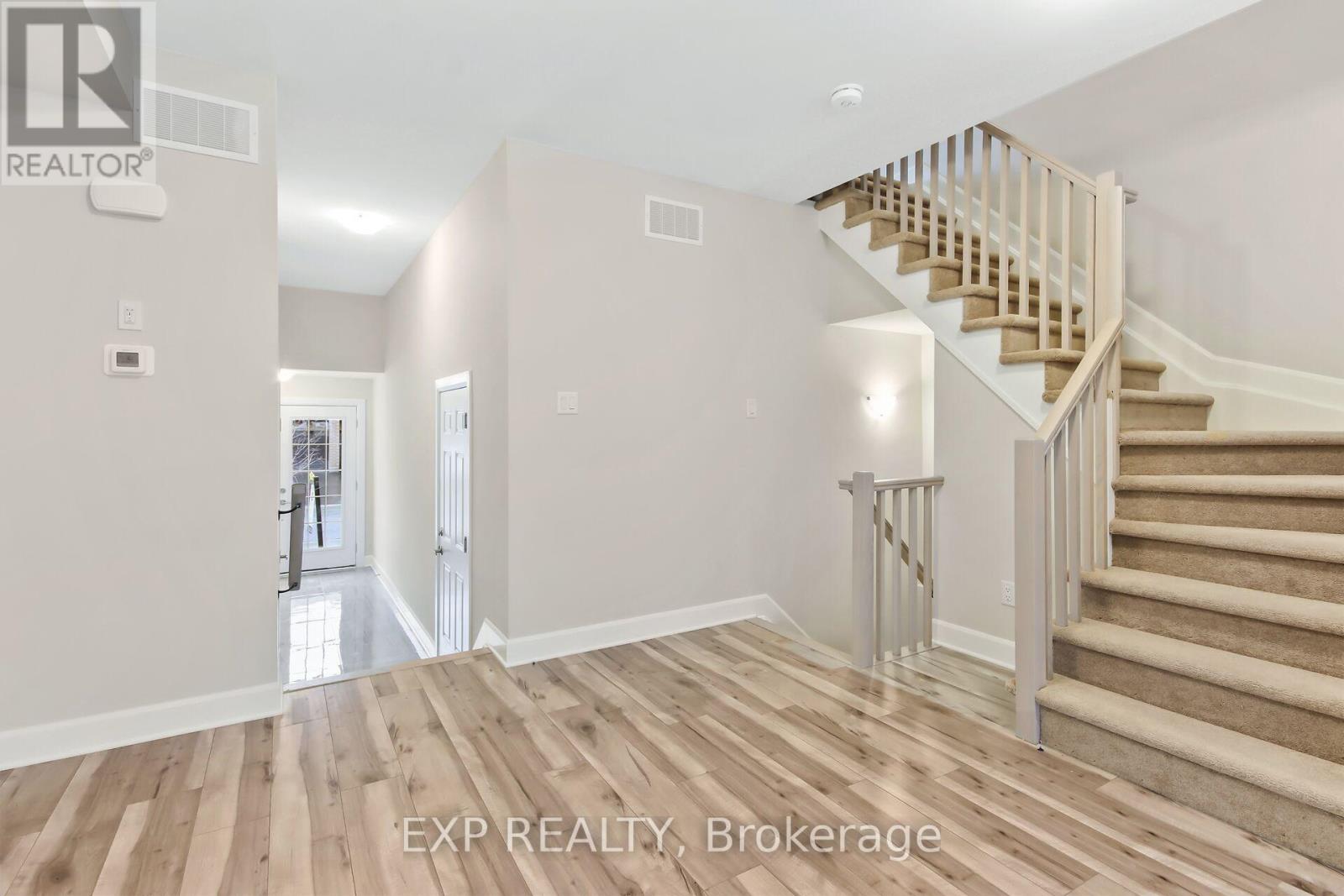 213 Hooper Street, Carleton Place, Ontario  K7C 0C4 - Photo 8 - X12089380