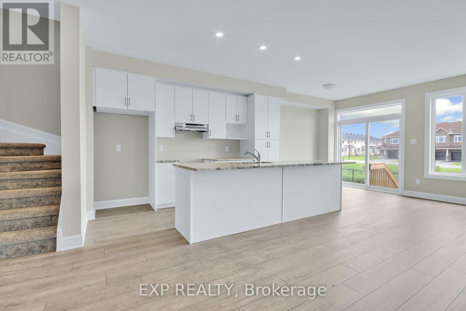 23 Reynolds Avenue, Carleton Place, Ontario  K7C 0W4 - Photo 3 - X12089388