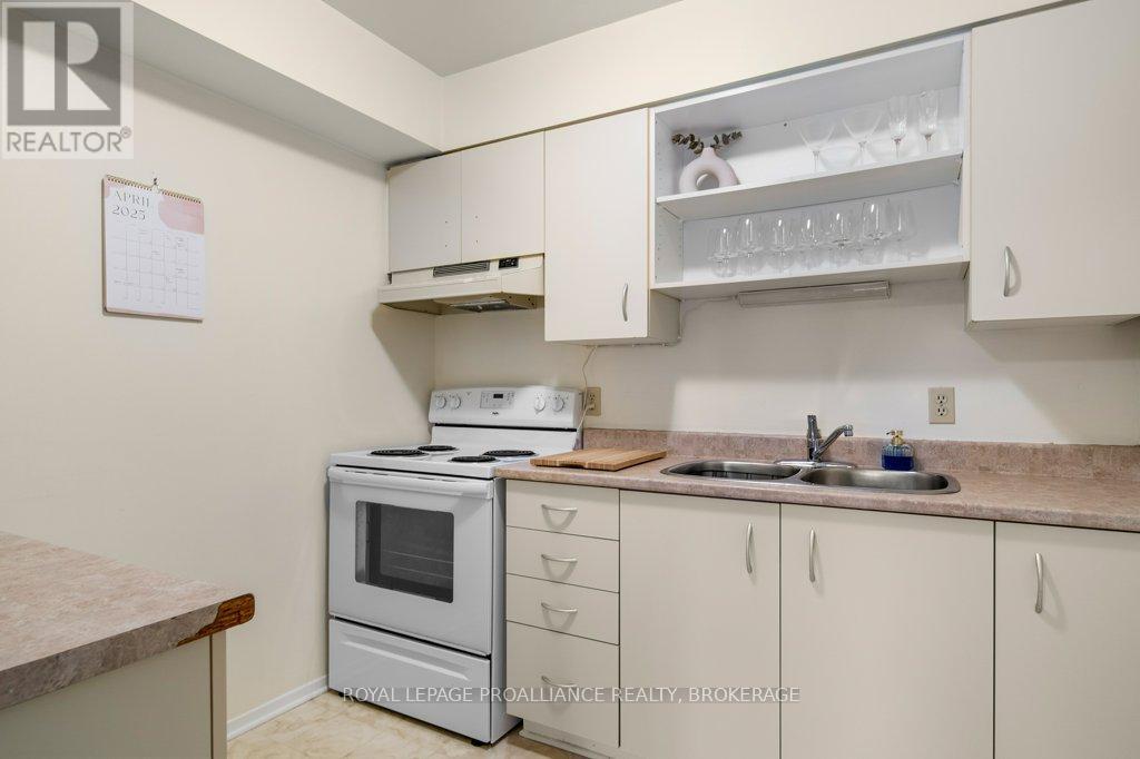 208 - 316 Kingsdale Avenue, Kingston (East Gardiners Rd), Ontario  K7M 8S2 - Photo 15 - X12089185