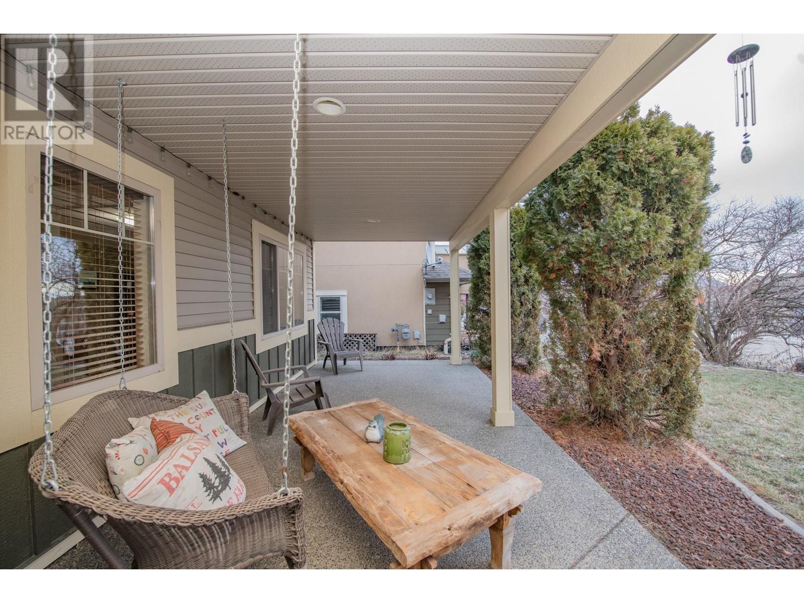 523 Middleton Way, Coldstream, British Columbia  V1B 3A3 - Photo 3 - 10333569