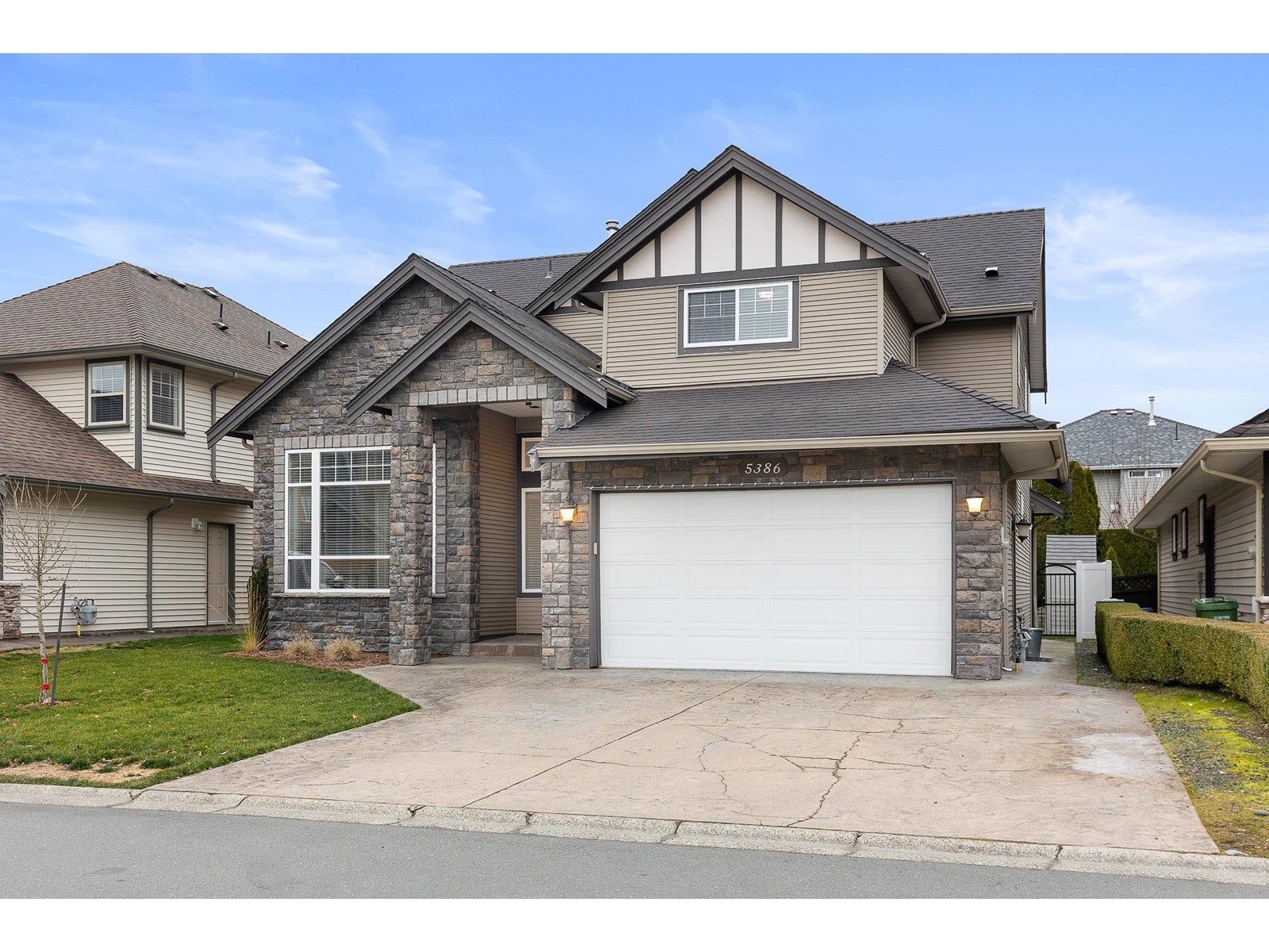 Property at 5386 CHINOOK STREET image 1