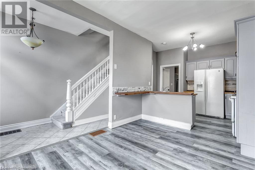 26 Madison Avenue, Hamilton, Ontario  L8L 5Y3 - Photo 3 - 40716545