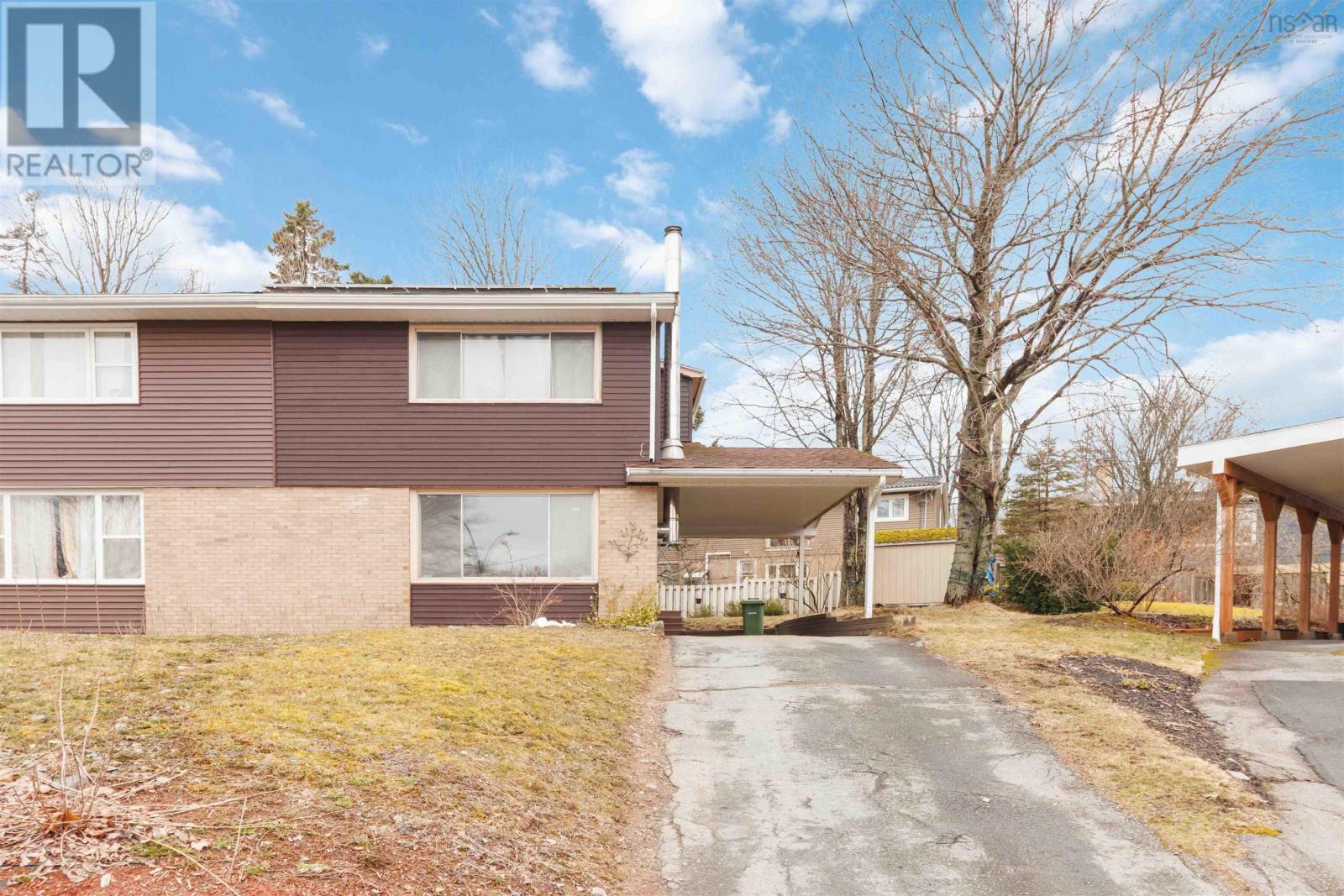 Property at 16 Oakburn Court image 3