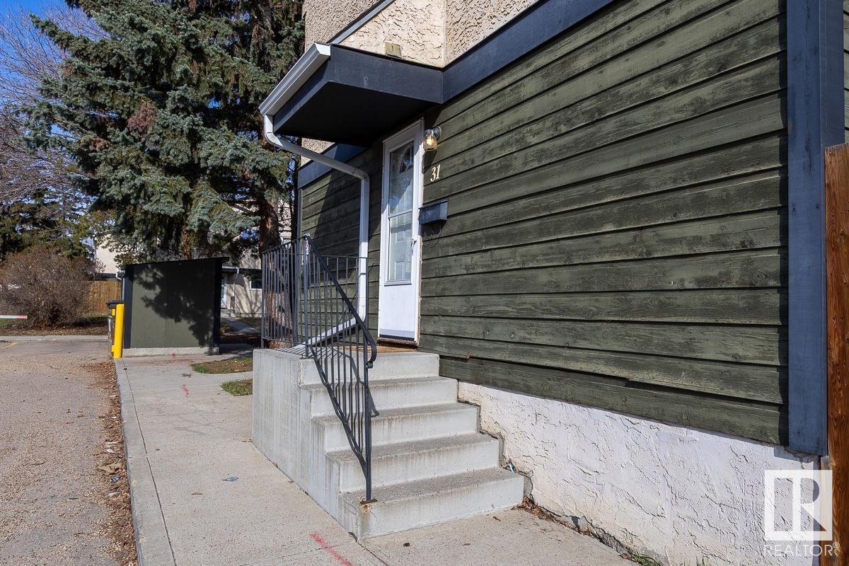 Property at 31 BELMEAD GARDENS GD NW image 3
