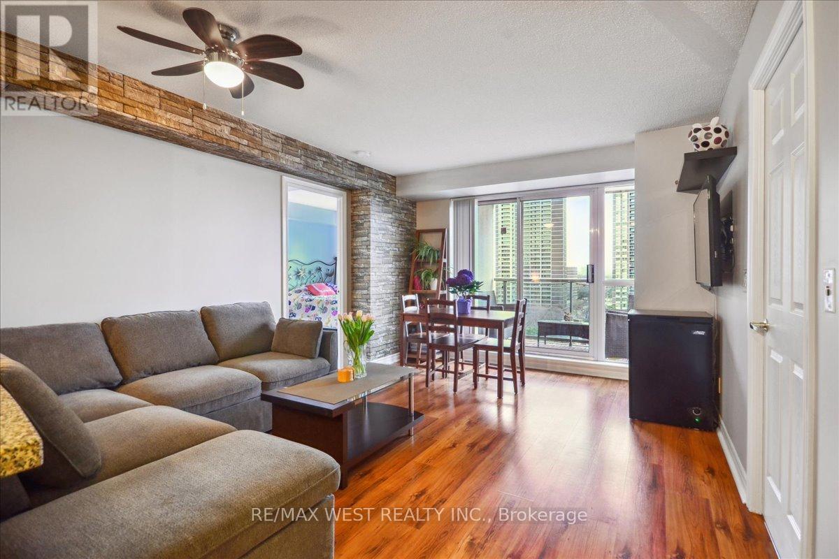 902 - 5 Michael Power Place, Toronto, Ontario  M9A 0A3 - Photo 4 - W12089371