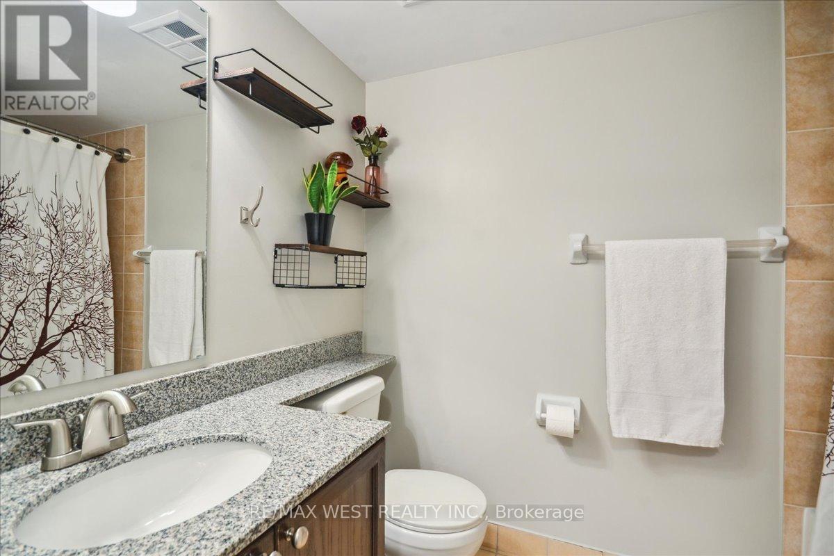 902 - 5 Michael Power Place, Toronto, Ontario  M9A 0A3 - Photo 9 - W12089371
