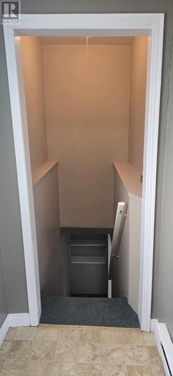 Property at 36 Greenwood Street W image 3