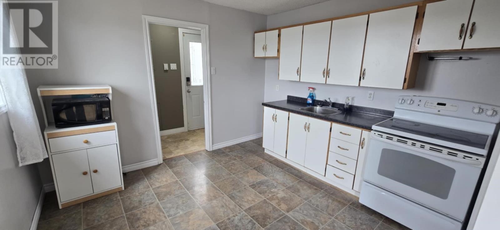 Property at 36 Greenwood Street W image 5