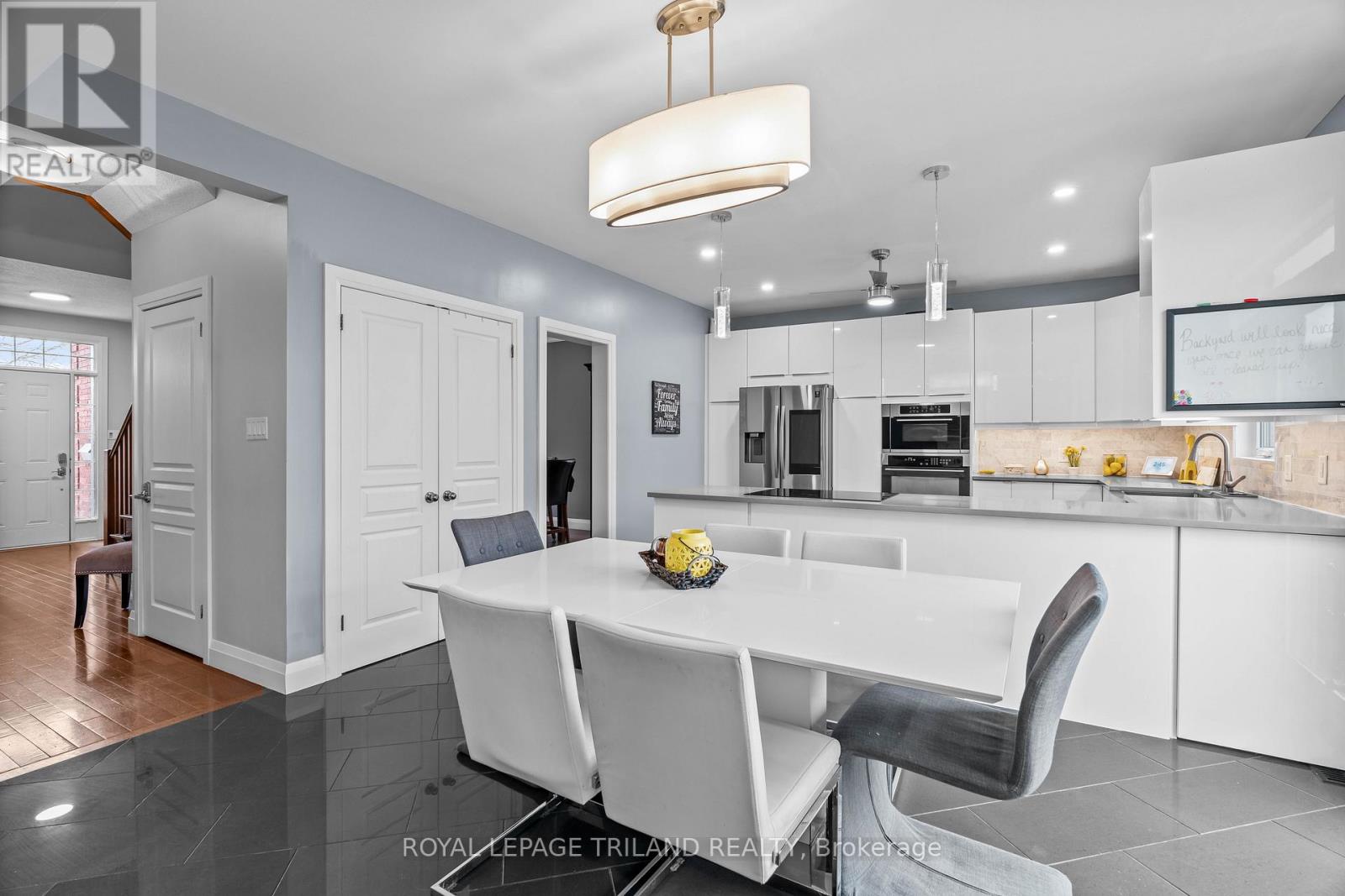 Photo 17 of 41 for 2145 Quarrier Road