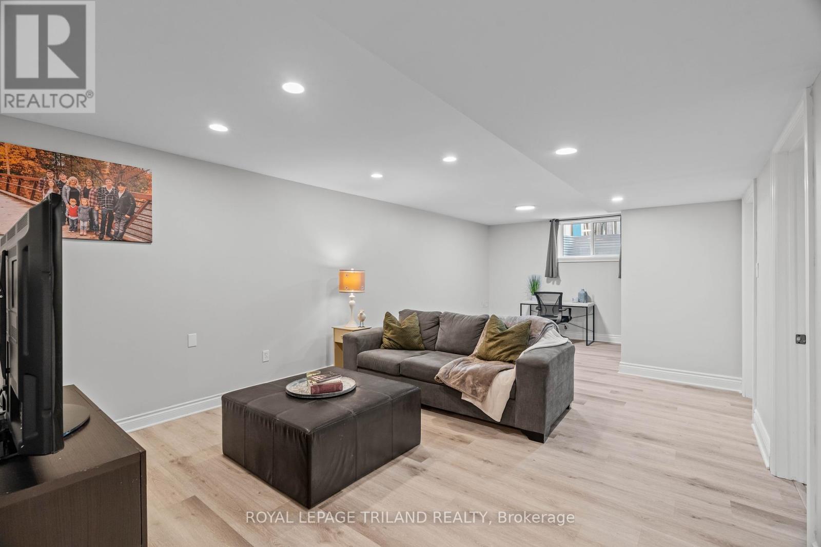 Photo 34 of 41 for 2145 Quarrier Road