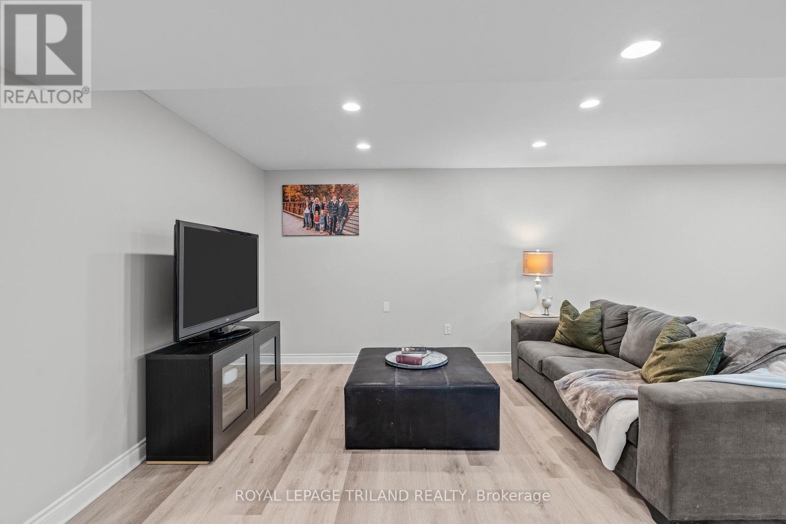 Photo 40 of 41 for 2145 Quarrier Road