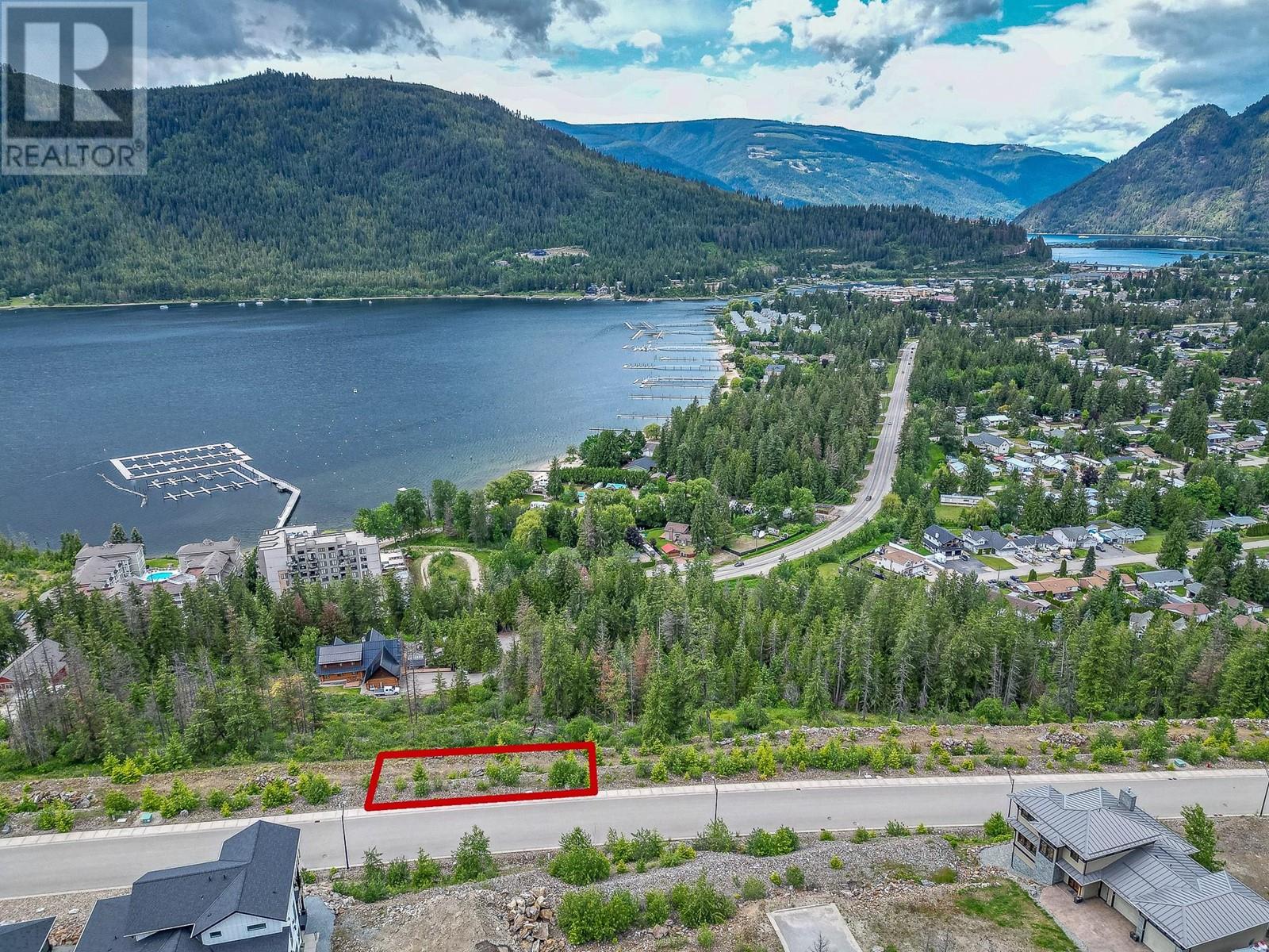 258 Bayview Drive, Sicamous, British Columbia