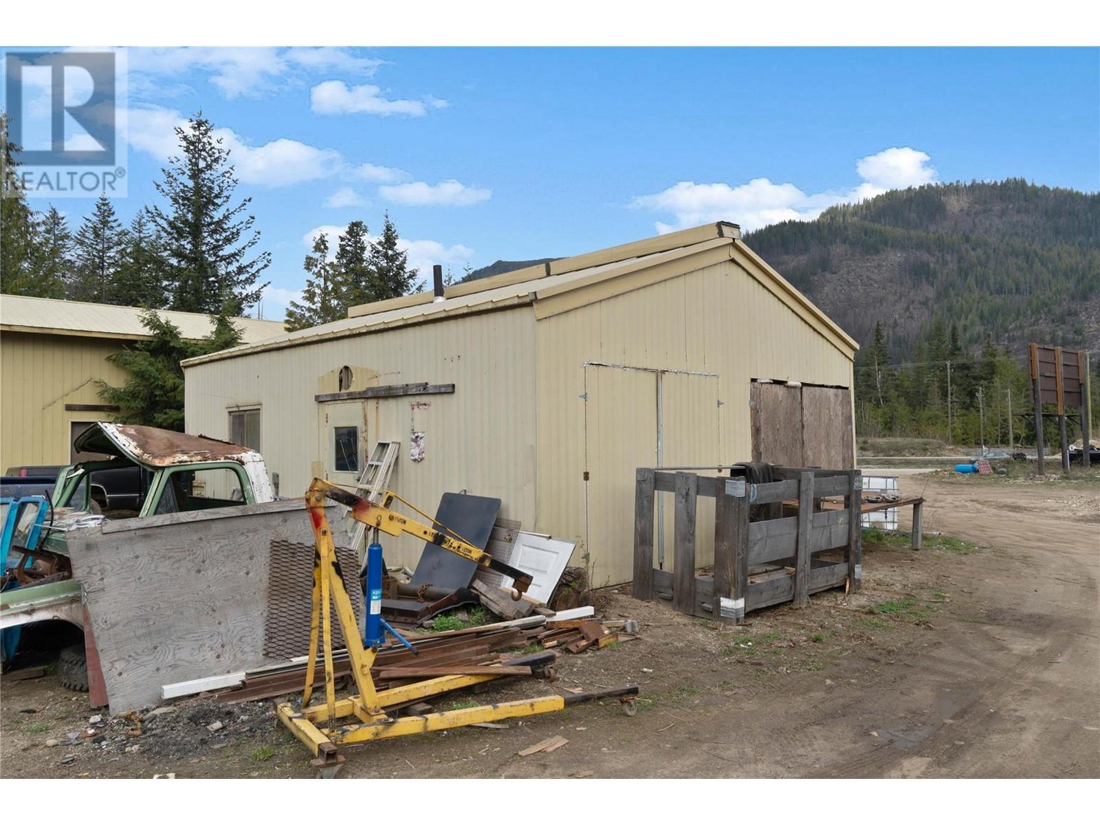 3354 Oxbow Frontage Road, Malakwa, British Columbia  V0E 2J0 - Photo 36 - 10342614