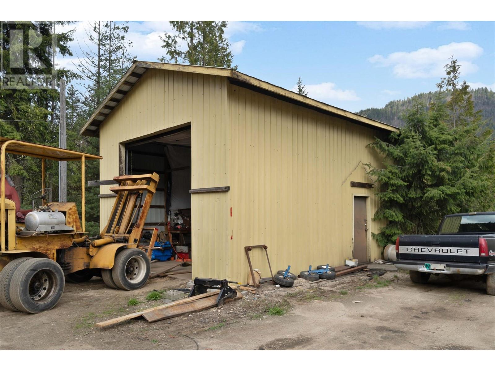 3354 Oxbow Frontage Road, Malakwa, British Columbia  V0E 2J0 - Photo 39 - 10342614