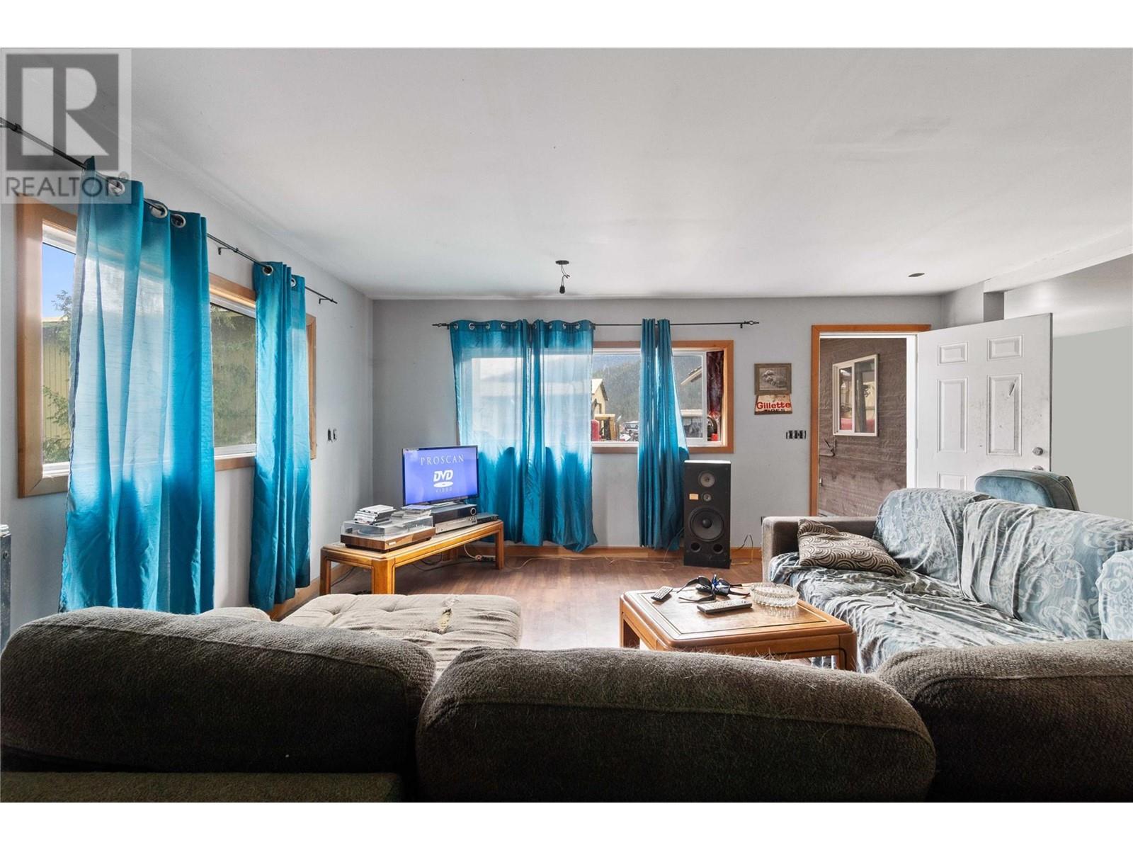 3354 Oxbow Frontage Road, Malakwa, British Columbia  V0E 2J0 - Photo 4 - 10342614