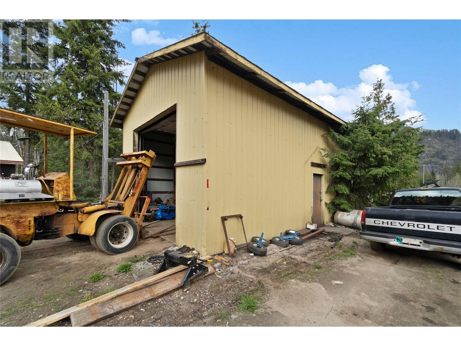 3354 Oxbow Frontage Road, Malakwa, British Columbia  V0E 2J0 - Photo 44 - 10342614