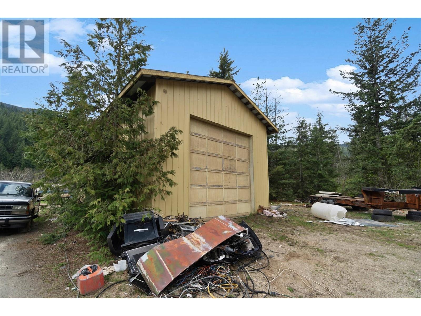 3354 Oxbow Frontage Road, Malakwa, British Columbia  V0E 2J0 - Photo 46 - 10342614
