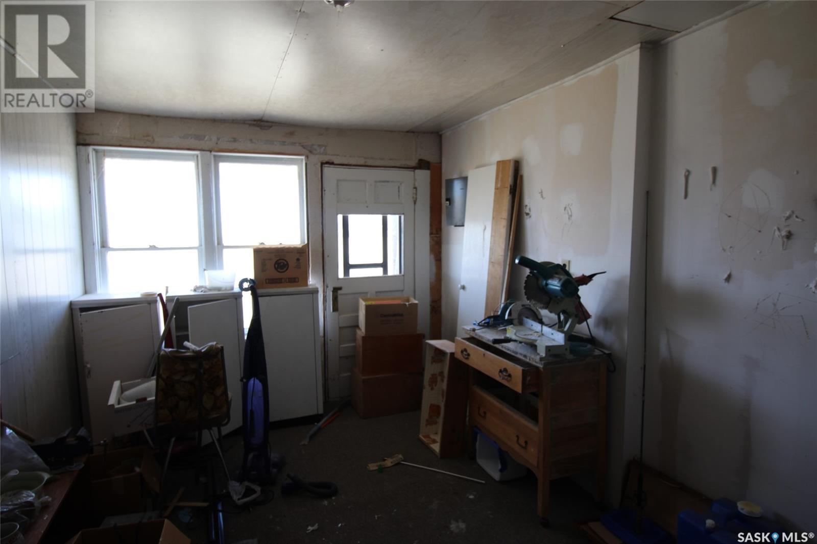 0 Railway Street E, Eastend, Saskatchewan  S0N 0T0 - Photo 2 - SK002899