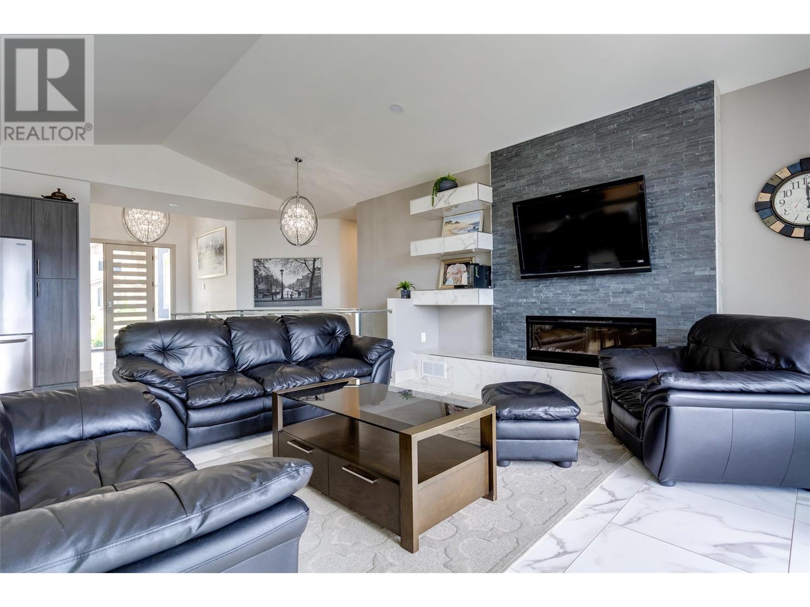 Property at 7217 Lakeridge Place image 5