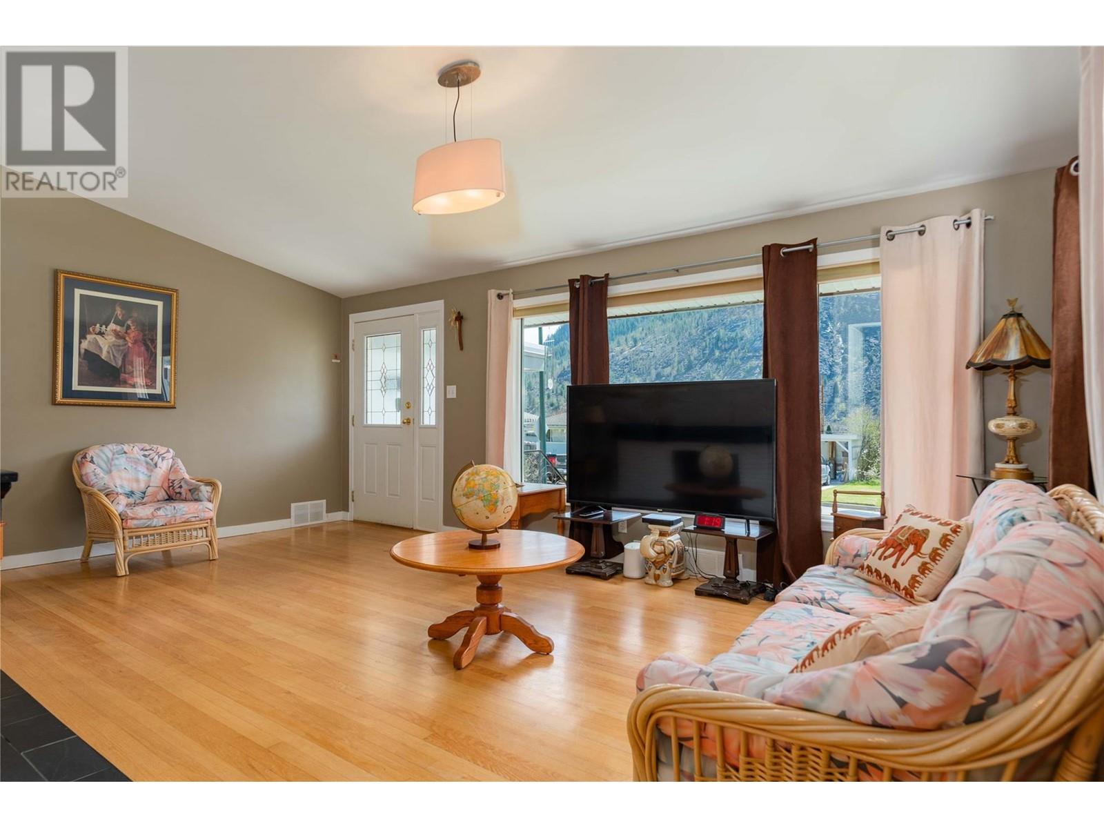 3313 Dahlia Crescent, Trail, British Columbia  V1R 2Y1 - Photo 17 - 10343956
