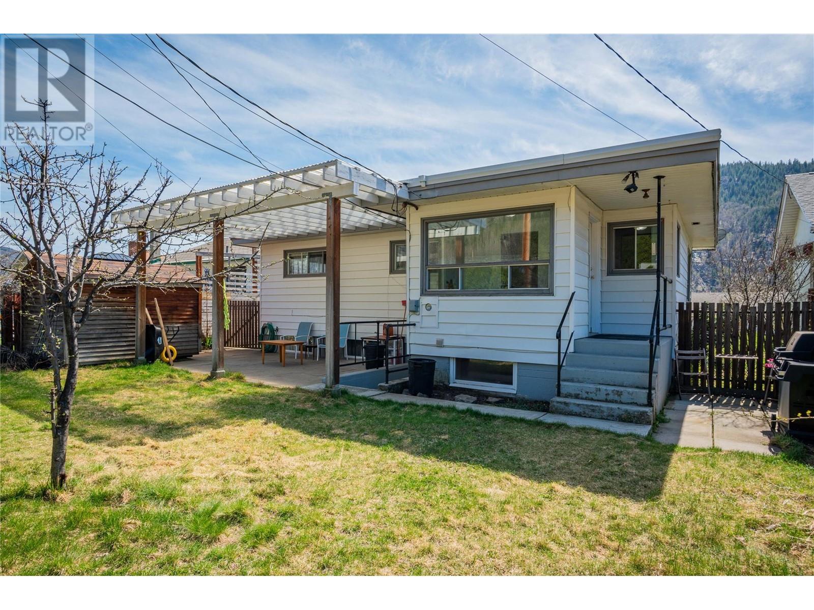 Property at 3313 Dahlia Crescent image 3