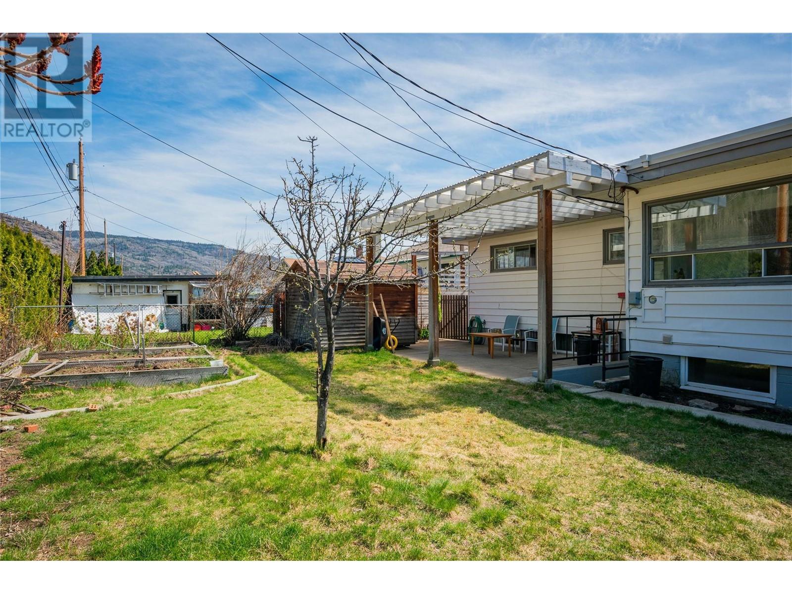 Property at 3313 Dahlia Crescent image 4