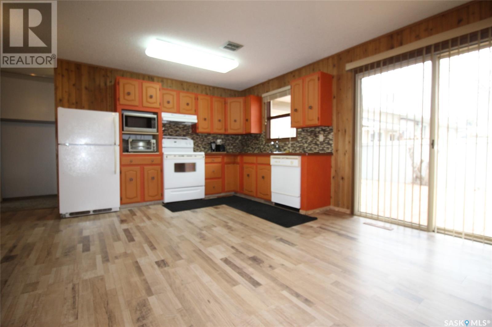 602 9th Street W, Shaunavon, Saskatchewan  S0N 2M0 - Photo 7 - SK003051