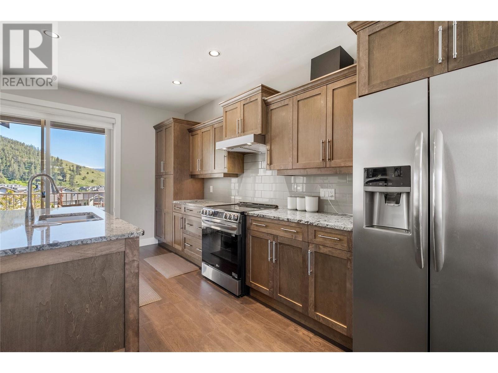 1852 Split Rail Place, Kelowna, British Columbia  V1P 1R1 - Photo 3 - 10343987