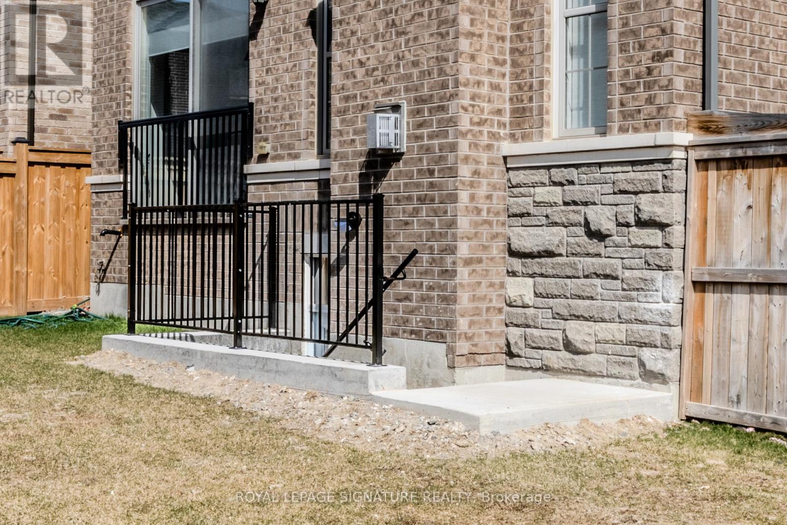 9 Walter Clifford Nesb Drive, Whitby, Ontario  L1P 0G5 - Photo 16 - E12088762
